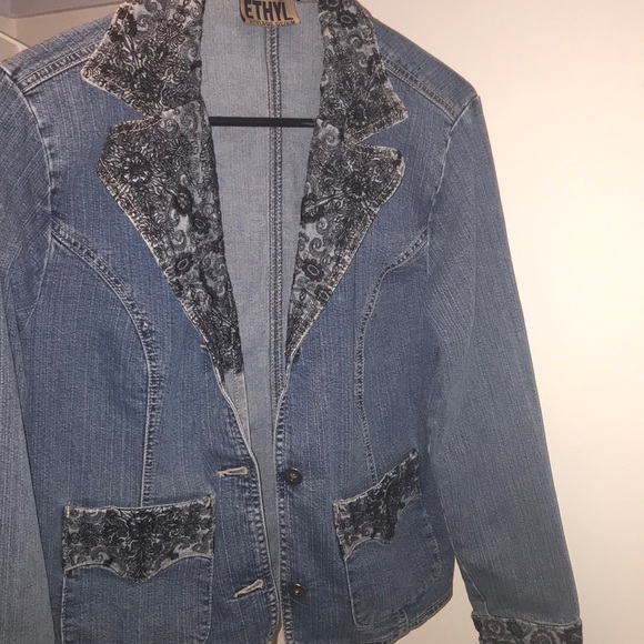 Denim jacket - Picture 1 of 4
